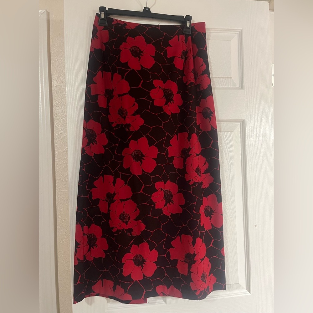 Briggs New York Black and Red Floral Maxi Skirt